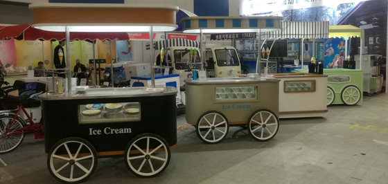 Carro de helados móvil con ruedas para la venta