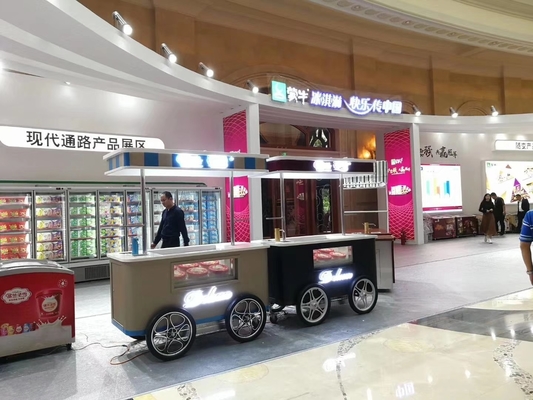 Carro de helados móvil con ruedas para la venta