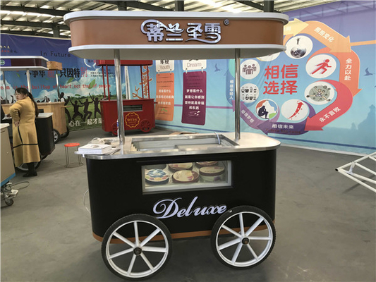 Carro de helados móvil con ruedas para la venta