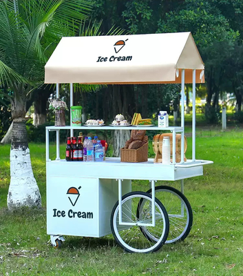 Los lobbies de los hoteles urbanos dan la bienvenida al carrito de helados y café